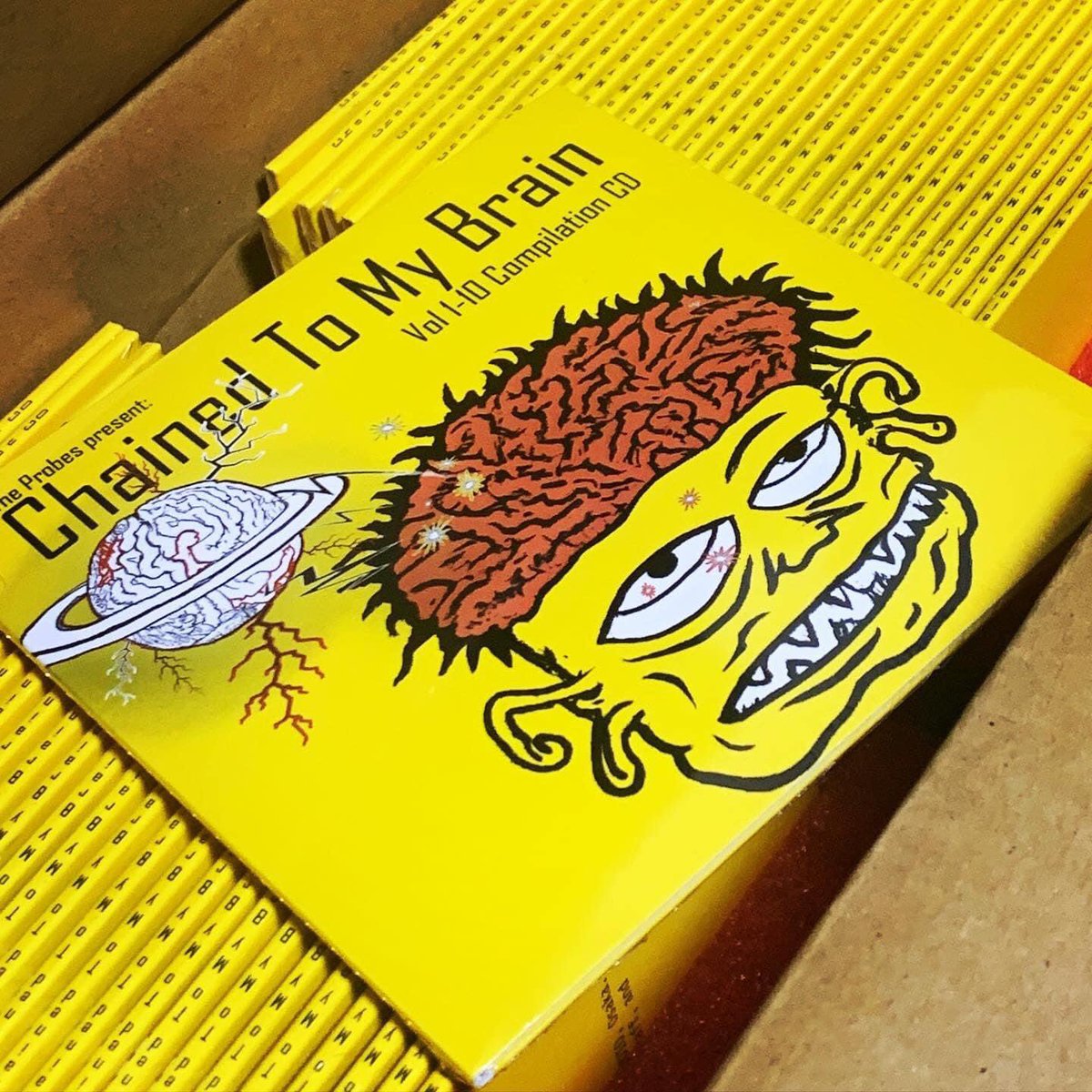 busaichedelic's tweet photo. 12/9岐阜Gifu—Getcha self a free CD‼️入場者全員に無料で配ります。
#chainedtomybrain
#無料プレゼント
#freecd
#istilllistentocds
#cdstandsforcompactdisc
#oldtech
#90saesthetic
#90style
#インディーズ
#オルタナ
#オルタナティブロック
#岐阜イベント
#岐阜バー
#岐阜ライブ
#岐阜パーティー https://t.co/cMfNjPeiwd