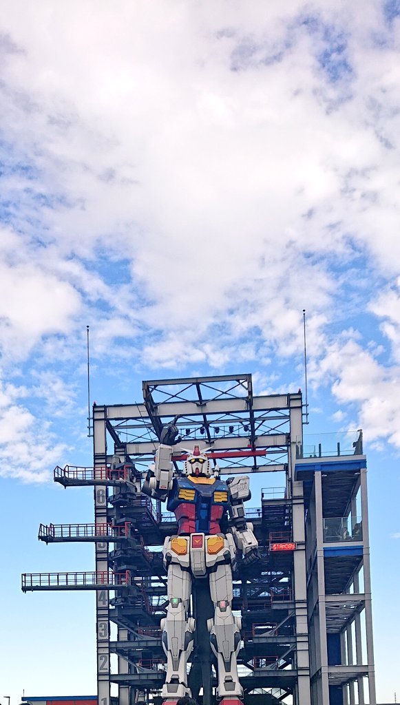 RX-78-2(ガンダム) 「風で動かない可能性があるって入ったけど、動いてくれた! こいつ、動くぞ!(感動)」|いぐあな編集長【skeb募集中！】のイラスト