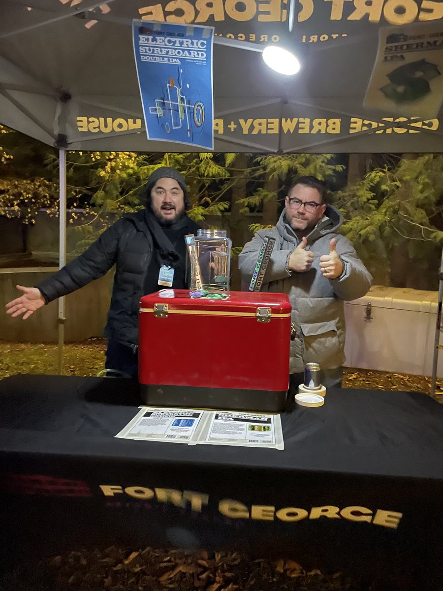 Nerderific's tweet photo. I would only walk all the way to the back of the park for my favorite brewery: @FortGeorgeBeer from Astoria, Oregon... Cause #GooniesNeverSayDie β€οΈ #BrewLights #OregonZoo @OregonZoo I like them both, but mmmm Surfboard IPA for the win! https://t.co/GQacDD7VVG