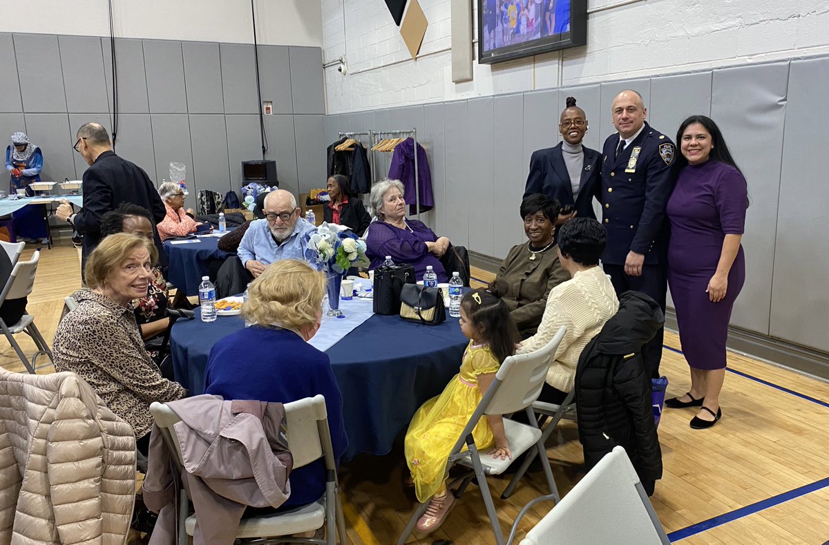 BXCB71's tweet photo. 📍 52nd Precinct Community Council Fellowship Recognition Brunch

👏🏻 Congratulations to all awardees 👏🏻👏🏻👏🏻 https://t.co/TdkVILynvv