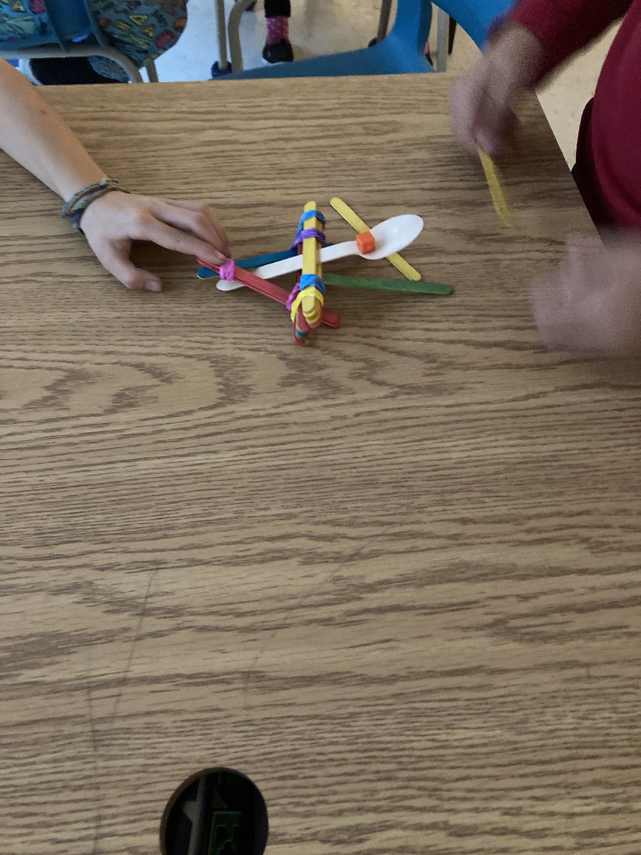 MrMacKenzie5's tweet image. Always love doing #STEMFridays! Our catapult challenge for distance and accuracy! Working on our Global Competencies of Collaboration and Communication! Brought back memories ⁦@MrsSwansClass⁩ ⁦@StGeorgeOCSB⁩