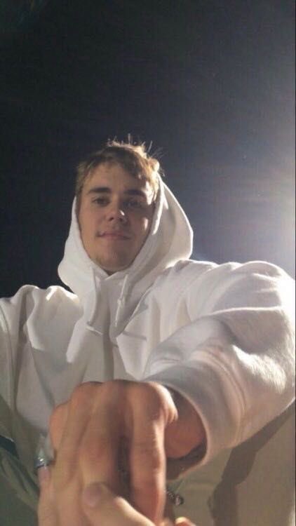 belieberkau's tweet image. tópico sensível 

justin bieber na purpose tour