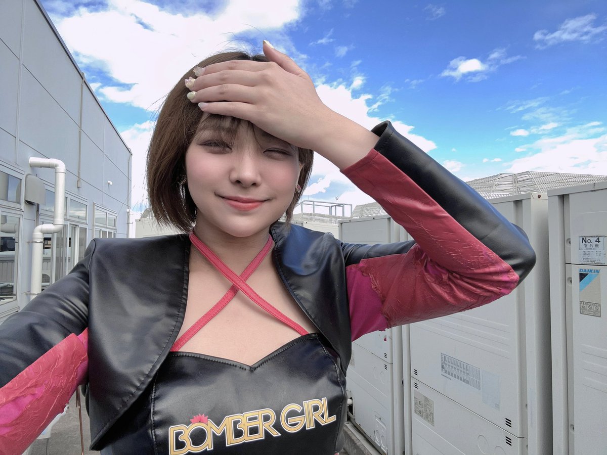 light_bigmoon's tweet photo. さむうううううう😇
YURAKU りんくう店でぬくぬくしてます
#YURAKUBOMBERGIRL https://t.co/7omSwOmpTh