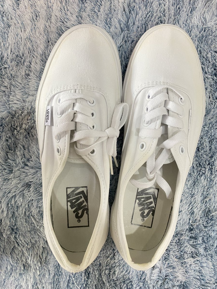 SWDBI's tweet photo. 📍Vans Authentic 📍
Size : 40 (25.5cm)
Price : 1600฿ส่งฟรี✅
สนใจDMสอบถามลดราคาได้นะคะ🤏🏻
#ส่งต่อรองเท้ามือสอง #ส่งต่อรองเท้าผ้าใบ https://t.co/LJyQK7j2RE