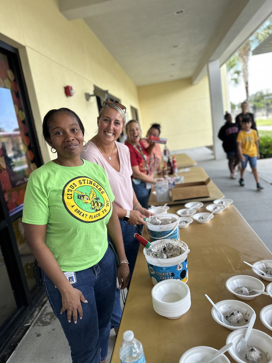 CESbuzzing's tweet photo. We had a great time celebrating the success of our Stingers on the iReady Diagnostic! Thank you @ Mary Rutherford for volunteering scooping tons of ice cream!
"A School of Community Citizenship"
#agreatplacetobee
🐝💛🐝💛
@CurriculumAssoc @OttoTasha @IRCSchools @castillo_chels https://t.co/ISExaYdYts
