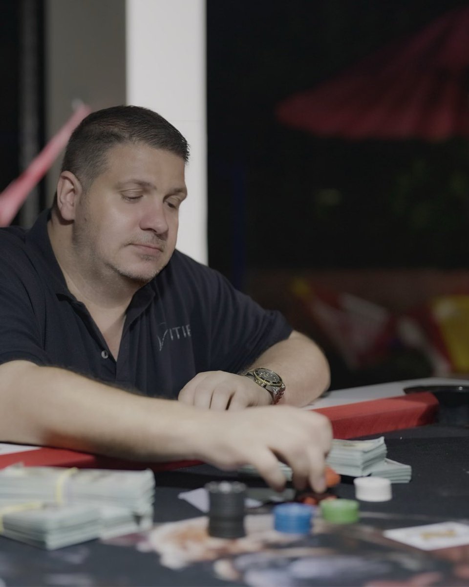 La vida no es siempre cuestión de tener buenas cartas, sino a veces, de jugar bien una mala mano 🃏<a href="/vitieirecords/">VITIEI RECORDS</a>

#productor #video #megustaloquehago