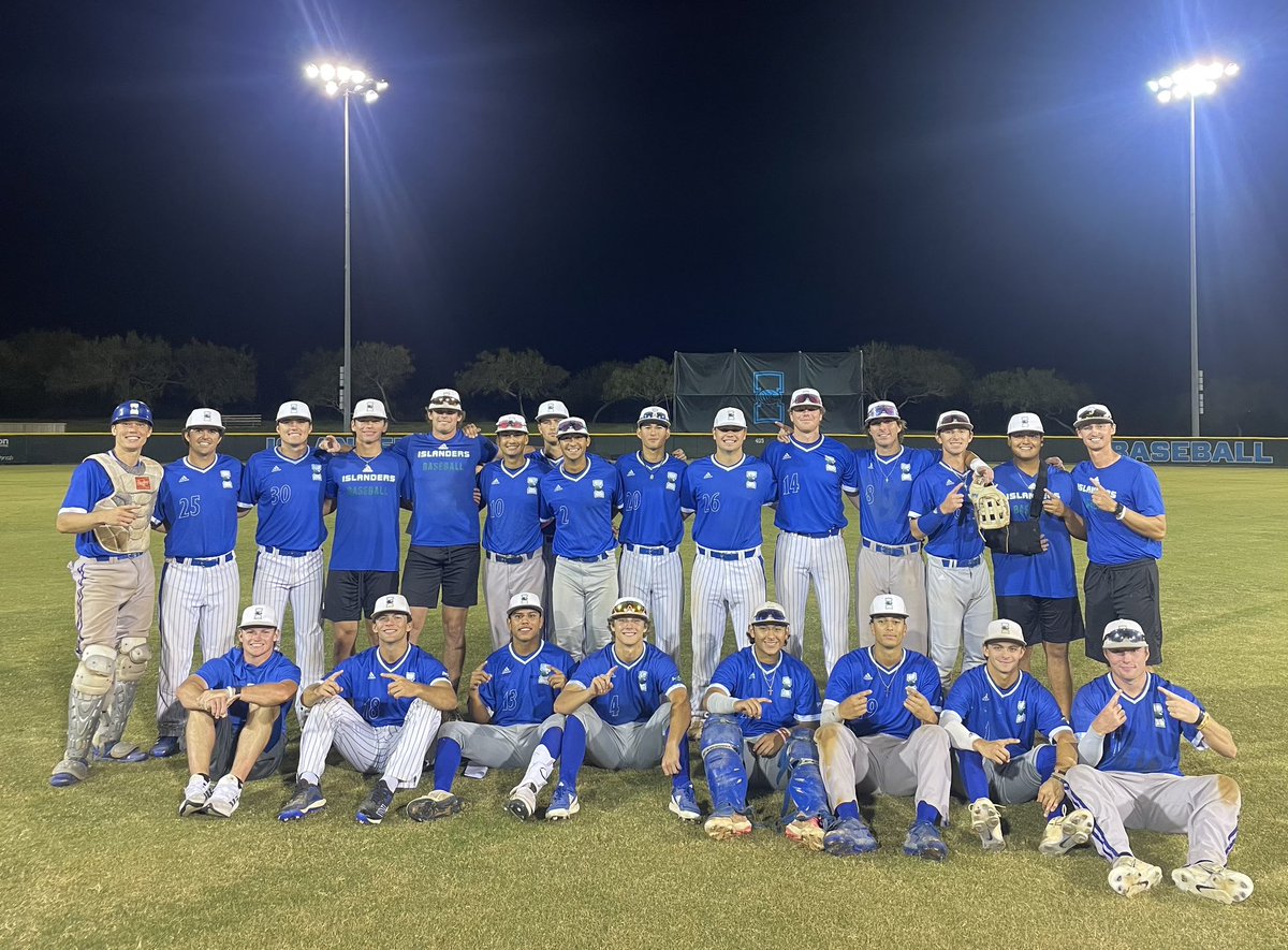 Blue team wins game 3 and the series in 12 innings with a final score of 9-6! Postgame interviews to follow!  
#IslandU🏝️ #ShakasUp🤙