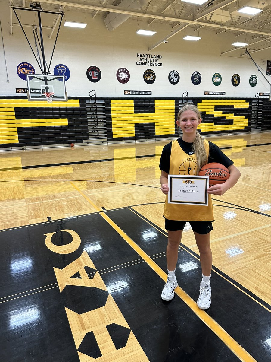 FHSTigerGBB's tweet photo. This week’s Award of the Week goes to Senior Sydney Glause! 

She received the award of the Coolest Senior! 😎

Congratulations! 👏👏👏 https://t.co/mli914P3Qq