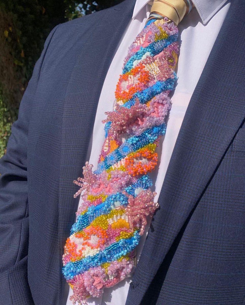 lgbt_labs's tweet image. Len cho mùa đông không còn nhàm chán với kỹ thuật đính cườm đủ màu sắc, hình dáng đỉnh cao của @milatextiles khiến chiếc mũ len trông như được đám san hô &quot;neo&quot; lại 🥰
#thoitrang #fashion