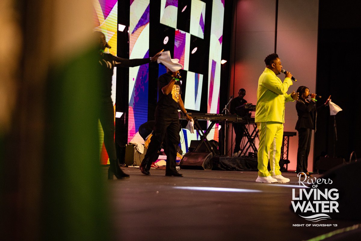 nowonlineng's tweet photo. In concluding the Night of Worship 2023, Eben @eben_rocks took us through a heavenly praise and worship session!!
So heavenly, souls were won to the Glory of God! ✨
#NightOfWorship #NOW13 #NOW2023 #RiversOfLovingWater https://t.co/GYoV23qFV5
