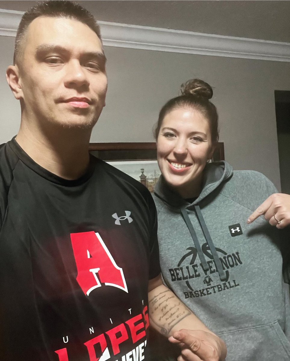 CoachD1zon's tweet photo. A House Divided 🤘🏻 https://t.co/WT8PMEAgiB