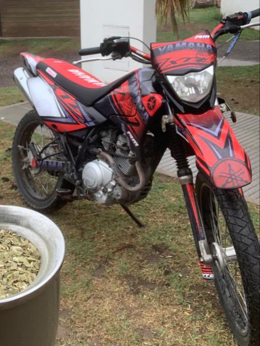 21hs y te roban la moto de la puerta de tu casa, a lo que llegamos en Carlota
Agradezco difusión