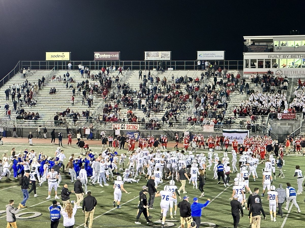 NAZARETH WINS 24-17!! CHAMPIONS BABY!! 🔵🦅🏈💪🏼💪🏼