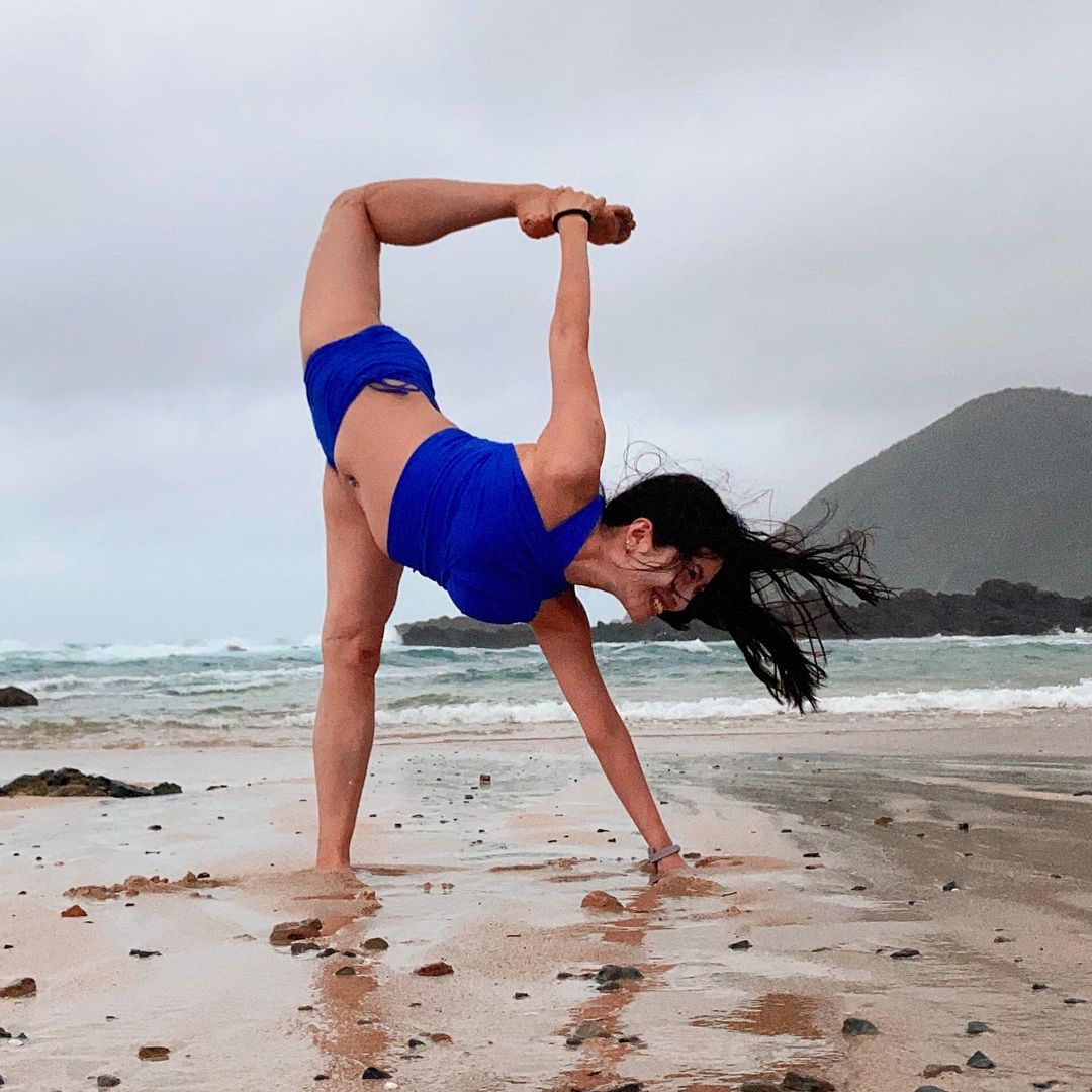 🔗 View More >> hana.fit/yoga/jo-in-tok…
------
#beachyoga #belleyogatokyo #giveaway #grateful🙏 #payitforward #splits #sugarcanepose #TIEHGiveaway #YogaInstagram #yogaday #yogadayeveryday #YogaInspiration #yogaonthebeach #ヨガウェア #ヨガのある暮らし #奄美大島