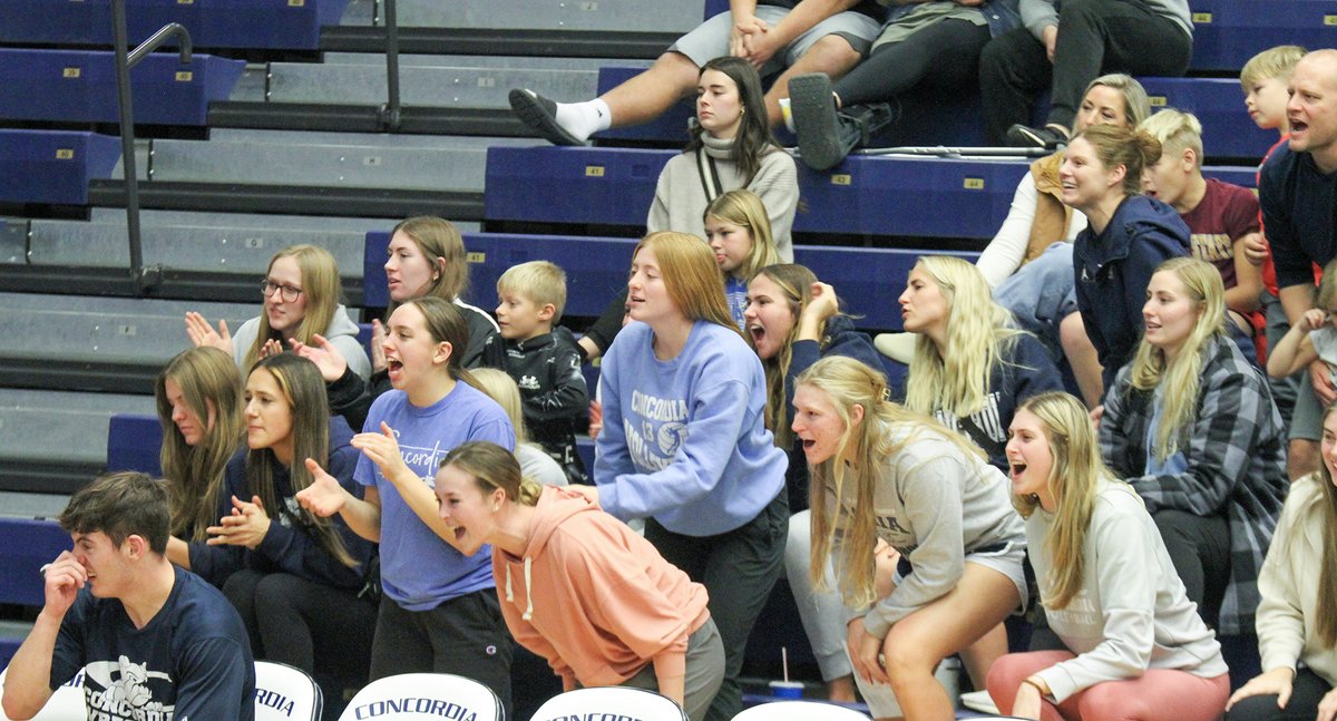 WR: <a href="/cunevolleyball/">Concordia Bulldogs Volleyball</a> was in the house to support <a href="/CUNEwrestling/">Concordia Wrestling</a> against Hastings Nov. 17. #cune #showupforeachother #hypedforsaturday