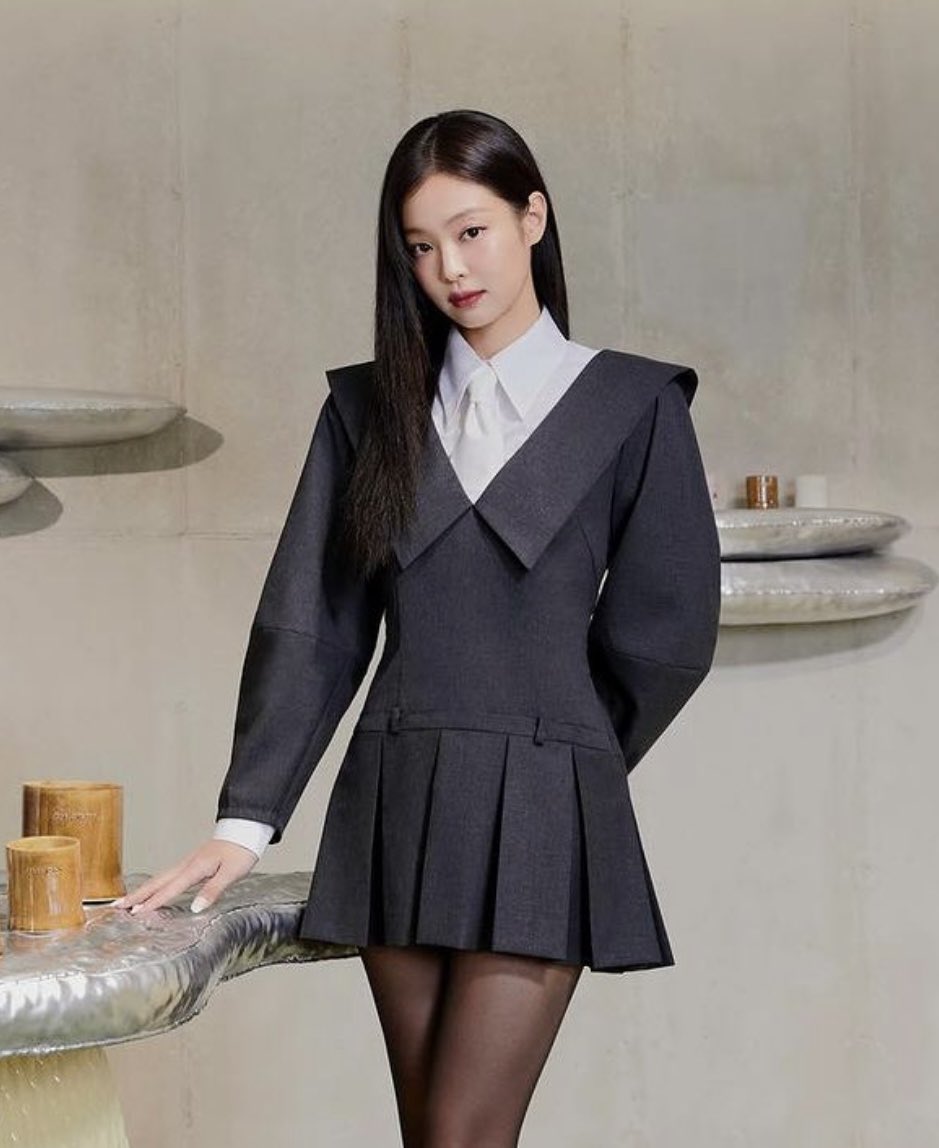 jnsource's tweet image. jennie at tamburins seongsu