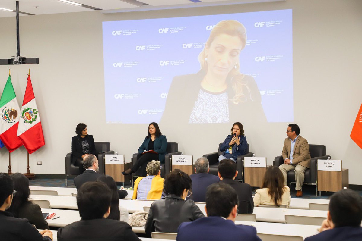 Techtulia's tweet image. Excursus: Muchas gracias a las #MujeresDeLaAlianzaDelPacifico @udelima @A_delPacifico @WomenCEOPeru por la estupenda tertulia #techtulia de hoy. Es muy importante que logremos derrotar los sesgos y brechas que existen en los 4 países respecto al uso de #IA y otras tecnologías…