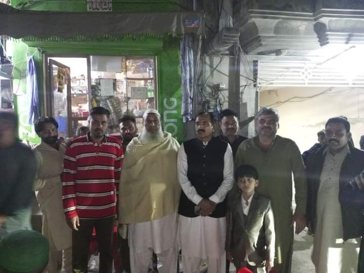 حاجی محمد نواز چوہان انشاء اللہ MPA PP-62 کا 
 ہمراہ باؤ قدیر کمبوہ، آفتاب کمبوہ، سابقہ کونسلر عرفان جٹ، آصف بٹ اور شاہد مغل یونین کونسل 31 کا وزٹ۔۔
 ساتھیوں سے ملاقاتیں اور اہم سیاسی امور پر گفتگو کی ۔