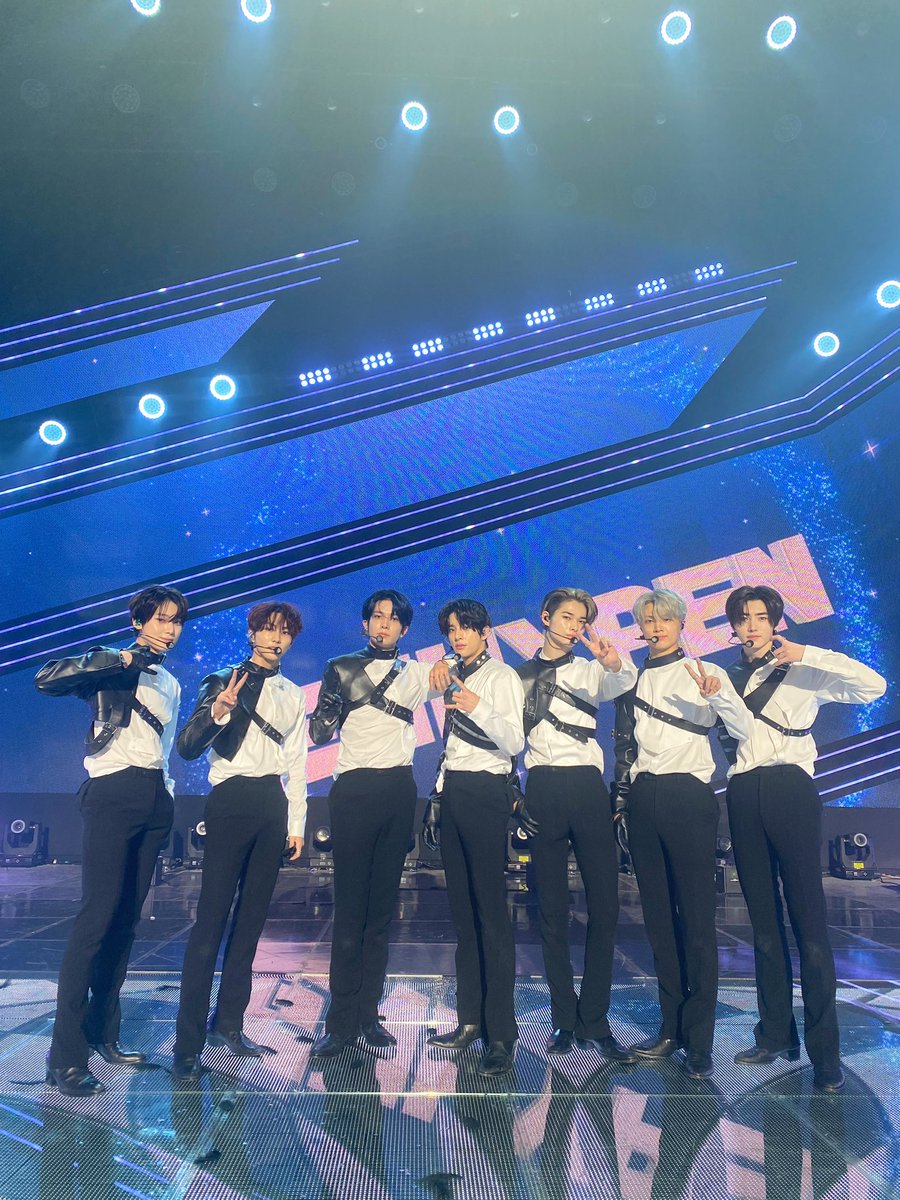 [#오늘의ENHYPEN] #ENGENE 과 함께한 첫 #쇼음악중심 무대! 앞으로 우리 더 많이 만나요~엔진!🙌 🧡 #231118 @ 쇼음악중심