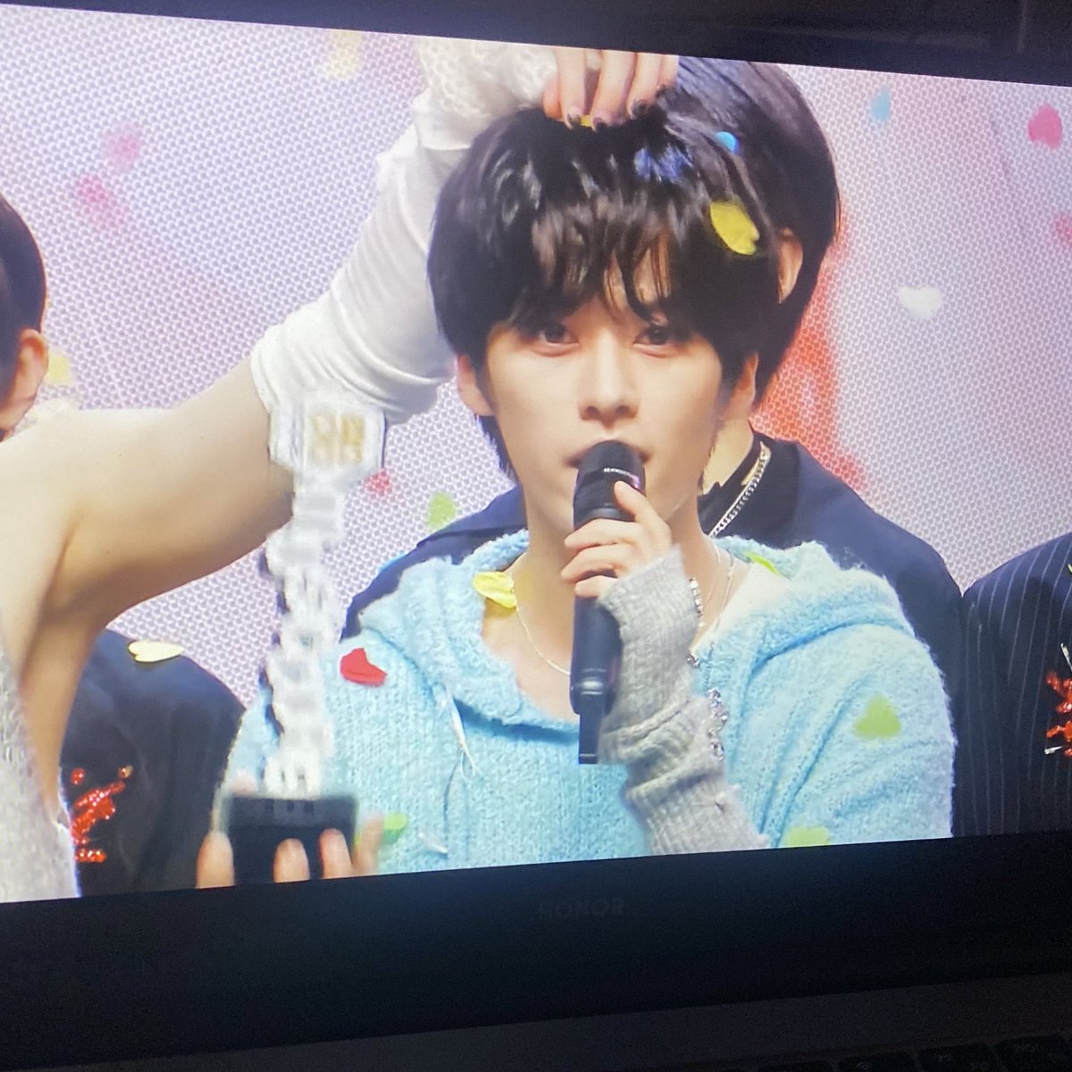 ДАЙТЕ НЕРВОВ ПЭЖЭ

HEADBANGING LALALALA 3RD WIN
#LALALALA3rdWin
#웰컴투_스키즈_락_음중1위
#StrayKids1stMuCoreWin
#StrayKids28thWin