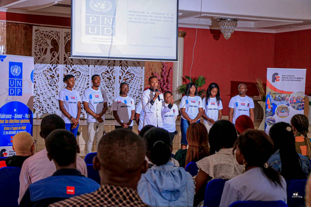 forchildren4's tweet photo. Jour 1: Amour, paix et tolérance pour une cohabitation pacifique entre communautés. En vue des élections apaisées en RDC. Association POUR LES FEMMES ET LES ENFANTS avec les fonds du PNUD et de l'ambassade de Norvège. @aslanmbala @PNUDRDC @NorwayInDRC https://t.co/nJoAohBh18