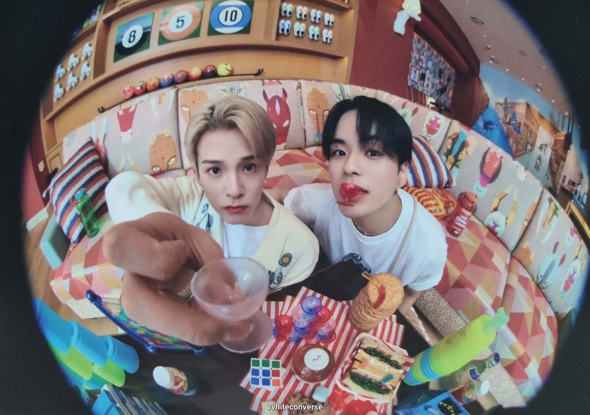 vvhiteconverse's tweet photo. ▪︎SCAN 
BFF POP-UP POSTCARD BOOK #윤재혁 #아사히 https://t.co/sxdkiREBZU