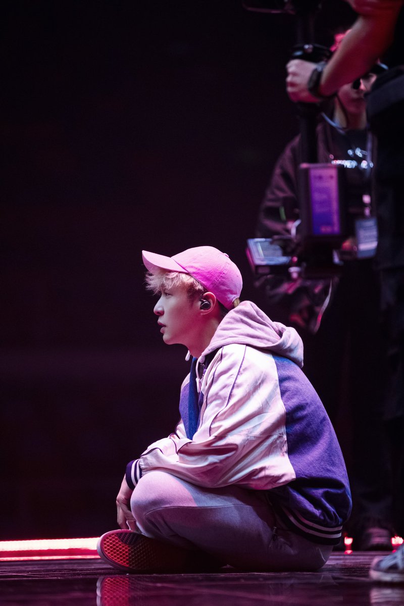 lay_studio's tweet photo. 2023 GRANDLINE BOUNDLESS Tour in Chengdu, China!  A new stage and new arrangements. Each stop has its own highlights. Tonight at 19:30, Captain @layzhang is worth the anticipation! https://t.co/ycp4qbOBex