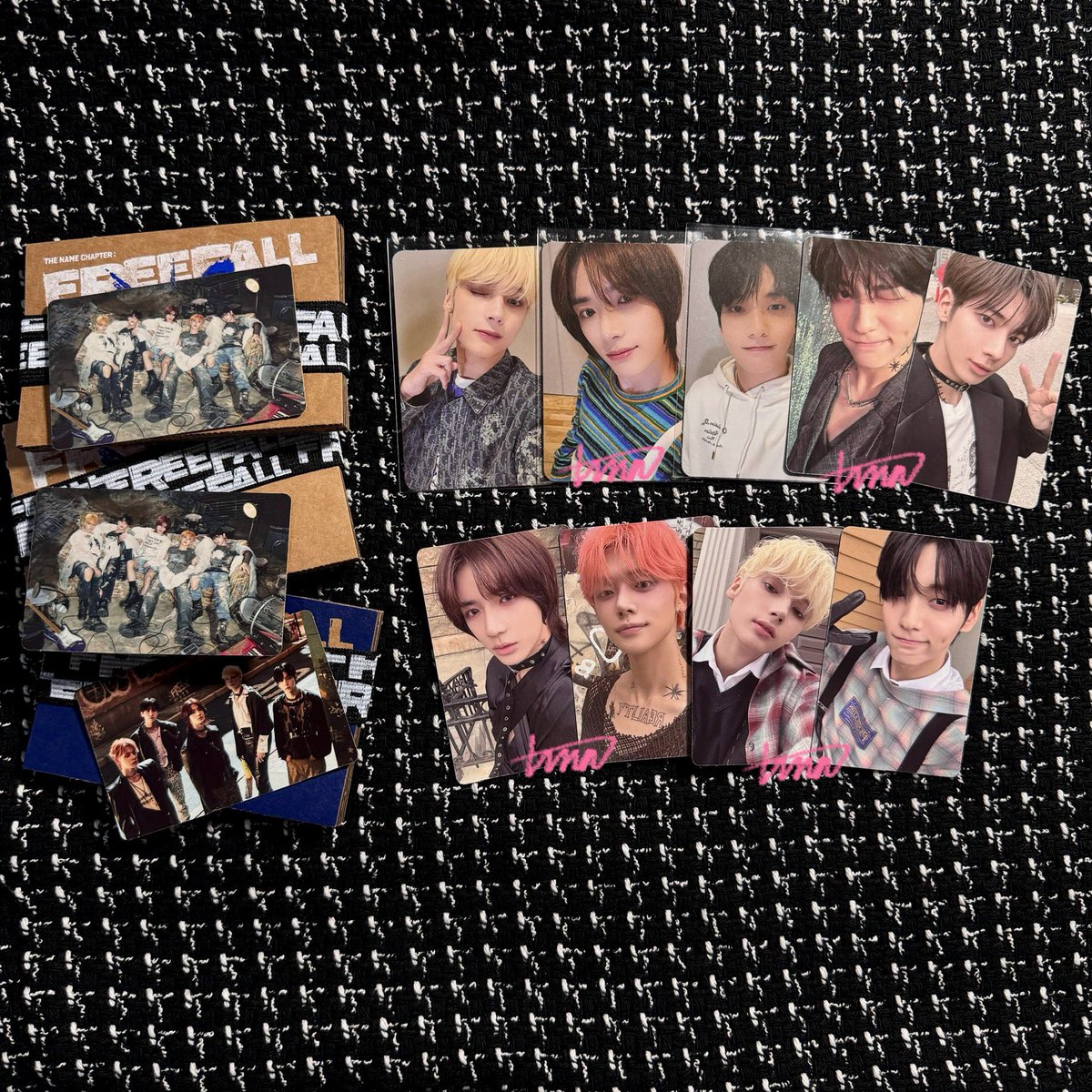 schweiden20's tweet photo. hi @ddubapucart thank you for securing these and for the smooth transac! my prios arrived to me safely + i pulled my freefall prios pa 💗💗💗 #DDPFeedbacks https://t.co/IUF8nLfQyh