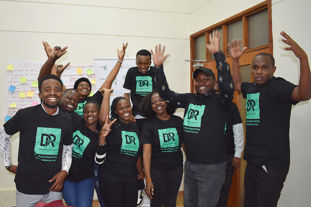 DTMAfrica's tweet photo. Ndio hao sasa! ๐
We spent the week together and poured a lot into each other.
Now it's over to them to stand in their integrity and carry on their good work as #DevReporters
So, did you also jump into the weekend?
@Dommieyambo @RKowuor @vikesverkko #reportingonruralissues https://t.co/GUgNwC21HU