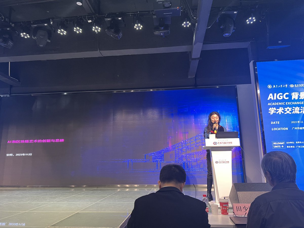 digitalidea88's tweet photo. Happy to see @Song11Ting sharing her fantastic cryptoart works in Guangzhou https://t.co/vl9U9WJqyR