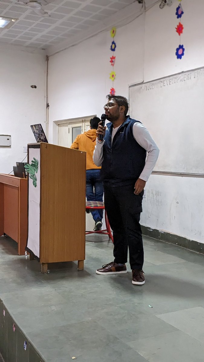 MlsaMiet's tweet image. Meet @AbhishekSinghal, our frontend wizard, delving into the fundamentals of C-Sharp! 🌐🚀
Participants, are you soaking in the knowledge?
Share your thoughts and feedback on this insightful session! 💬💡
#DotNetConf2023 #WelcomeAbhishek #TechTalks