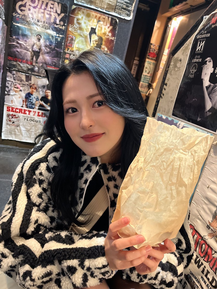 name_xmas's tweet photo. うーるーがベビカ(ベビーカステラ)くれた、ありがと😌 https://t.co/W2wR1NeqDC