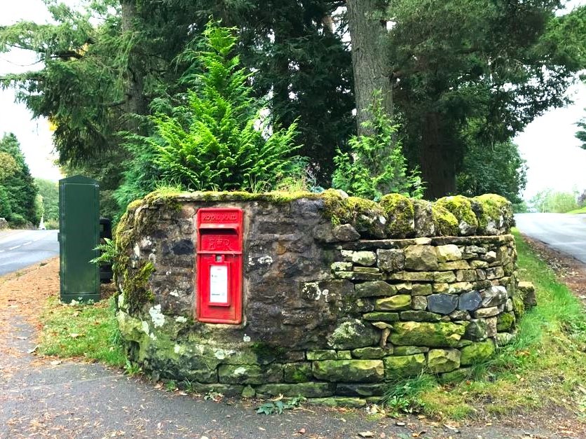 📮An ER wall box on the Pennine way at Alston #NorthPennines #postboxsaturday 💌