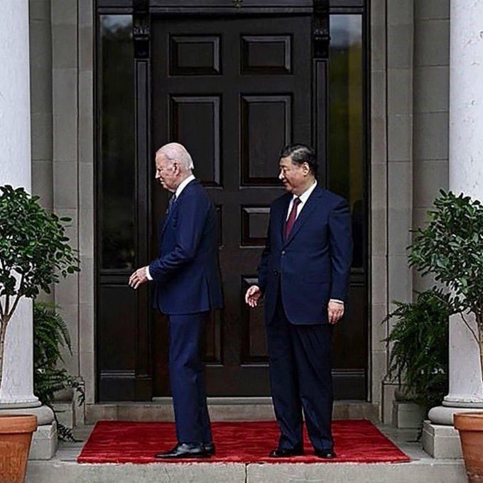 Looks like President Xi is playing the ultimate game of 'Red Light, Green Light' with President #Biden! 🚦 Who will outmaneuver whom? #PresidentialPatience #BidenVsXi #PoliticalPlaygroundGames #LeadershipShowdown #GlobalPoliticsDrama #SummitStrategies #BodyLanguageBattle