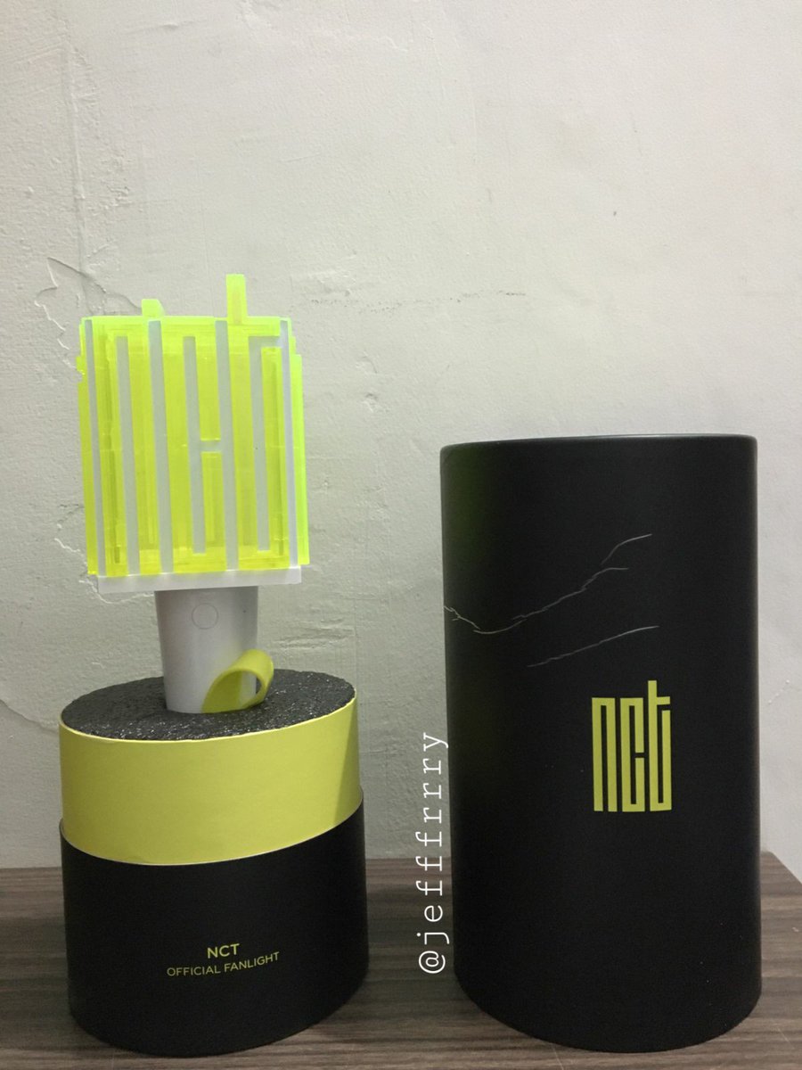 jefffrrry's tweet photo. WTS LIGHTSTICK NCT ((preloved))
OFFER AJA YAAAA
baru satu kali dipake pas the link 

.dom jakut
.bisa 🍊

#wtslightstick #NCT127
#NCTDREAM #NCT127_NEOCITY_THE_UNITY https://t.co/KOFAisrrae