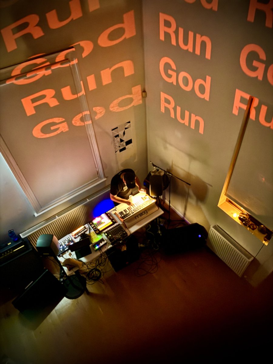 The Artificial Limb on ELECTRIC SUNSET!!
Tune in for a live performance by Melbourne’s Marc Eiden, celebrating his new release “Run God Run”.
With added mixed bag beats from Pugilist, <a href="/Tom_valbyrotary/">Tom VR</a>, Lake Haze, Eric OS + more…
10pm (AEDT) @pbsfm
STREAM: pbsfm.org.au