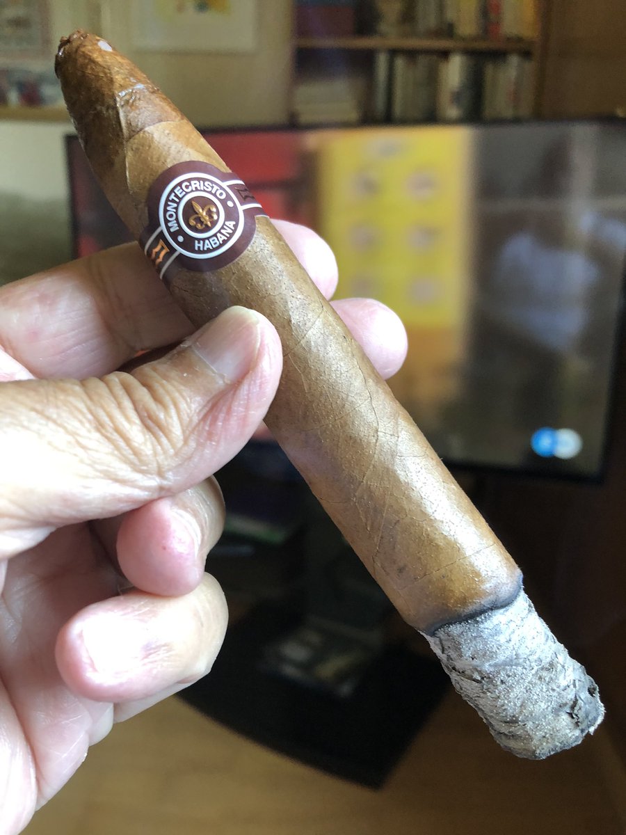 kaycigars's tweet photo. #Montecristo เป็นแบรนด์ Habanos ที่เป็นที่รู้จักและน่าชื่นชมมากที่สุดทั่วโลก 
สร้างขึ้นเป็นพิเศษด้วยสารตัวเติมและสารยึดเกาะที่คัดสรรแล้วจากโซน Vuelta Abajo แหล่งผลิตยาสูบที่ดีที่สุดในโลก
นี่คือซิการ์ที่เข้มข้นและมีรสชาติดี และเผาไหม้ได้ดีมาก https://t.co/x3zD7qxanQ
