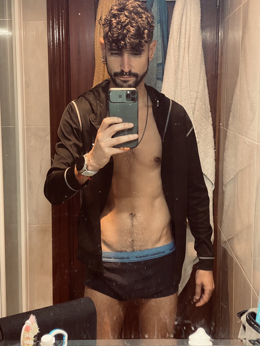 monchito19's tweet photo. ¿Que se hace un sábado? 🤔🤔 https://t.co/iWjHmZ0qnr