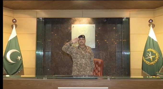 Disgruntledboy1's tweet photo. Look at this puny madarfacker. Hiding behind bullet proof glass even in his own fortress of solitude. The bastards of GHQ know and acknowledge that they have lost all support and trust of the people of Pakistan. Now they cower like rats
#حافظ_صاحب_چھاگئے
#ہم_ووٹر_ہیں_کپتان_کے https://t.co/m92CmIJ3kj