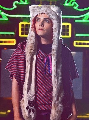 murderscenerat's tweet photo. what in the 2010s tumblr is this image https://t.co/BXLaSgaU6s