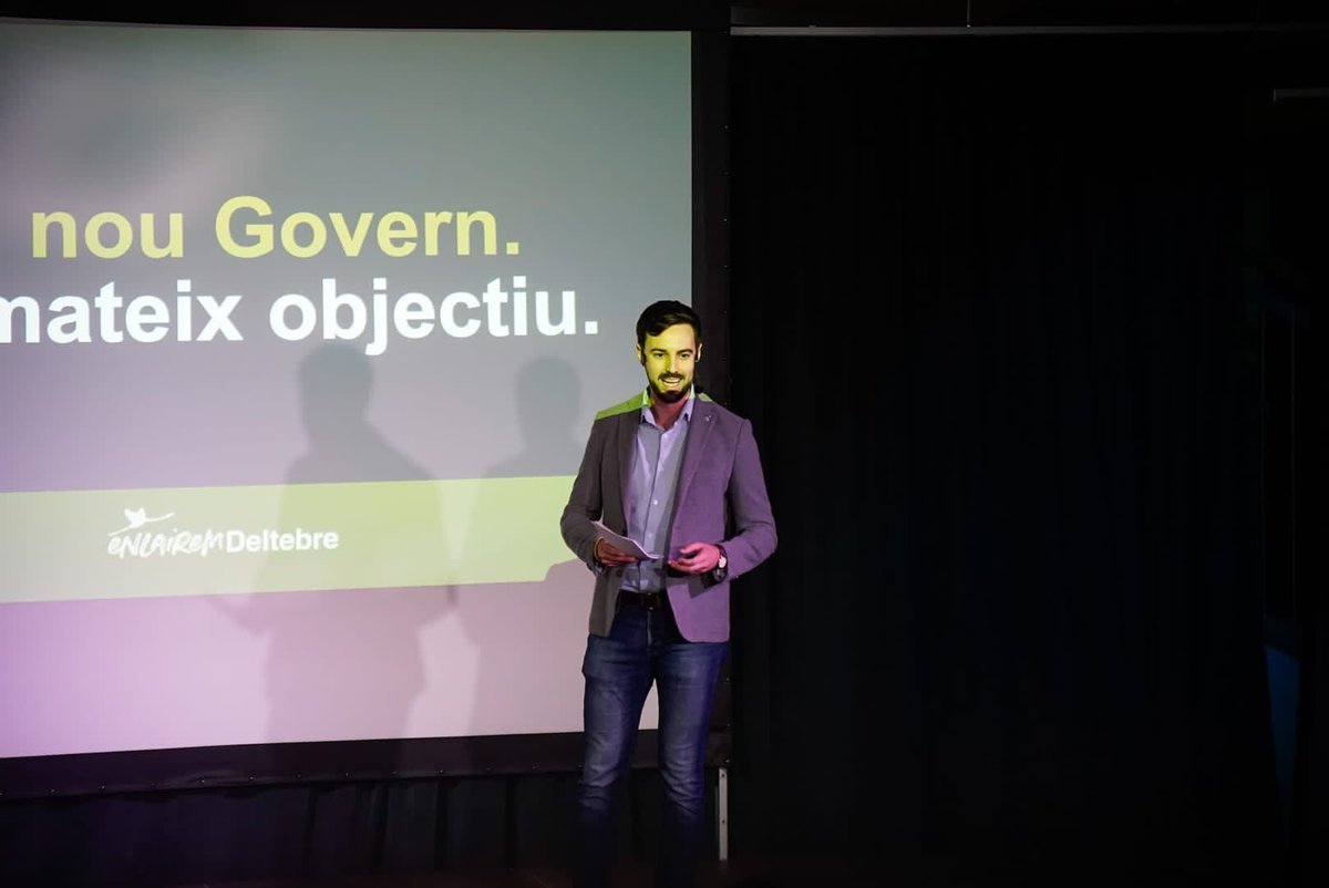 lluis_soler's tweet photo. 💪🏻 La transparència, la proximitat i la participació són eixos essencials de la política d'@enlairem. Per això, ahir vam celebrar una assemblea informativa, oberta a la ciutadania, per fer balanç de la gestió que estem duent a terme, però també per escoltar als veïns i veïnes, i així continuar transformant al vostre costat. Seguim!