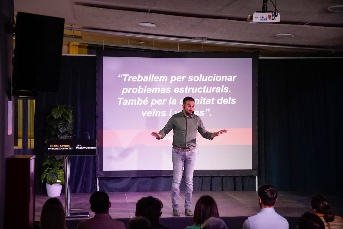 lluis_soler's tweet photo. 💪🏻 La transparència, la proximitat i la participació són eixos essencials de la política d'@enlairem. Per això, ahir vam celebrar una assemblea informativa, oberta a la ciutadania, per fer balanç de la gestió que estem duent a terme, però també per escoltar als veïns i veïnes, i així continuar transformant al vostre costat. Seguim!