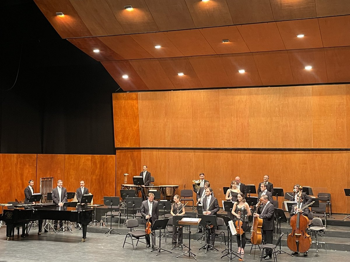 EvaReverte's tweet image. El maestro Roberto Fores dirigía anoche en #Águilas a la @OSRMurcia y a la cantaora @marinaheredial en un nuevo concierto de la temporada de Pro Música Águilas

#AmorBrujo