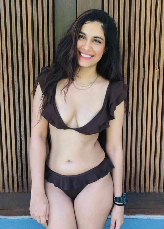 F_M9Zwja0AAPsrs?format=jpg&name=900x900