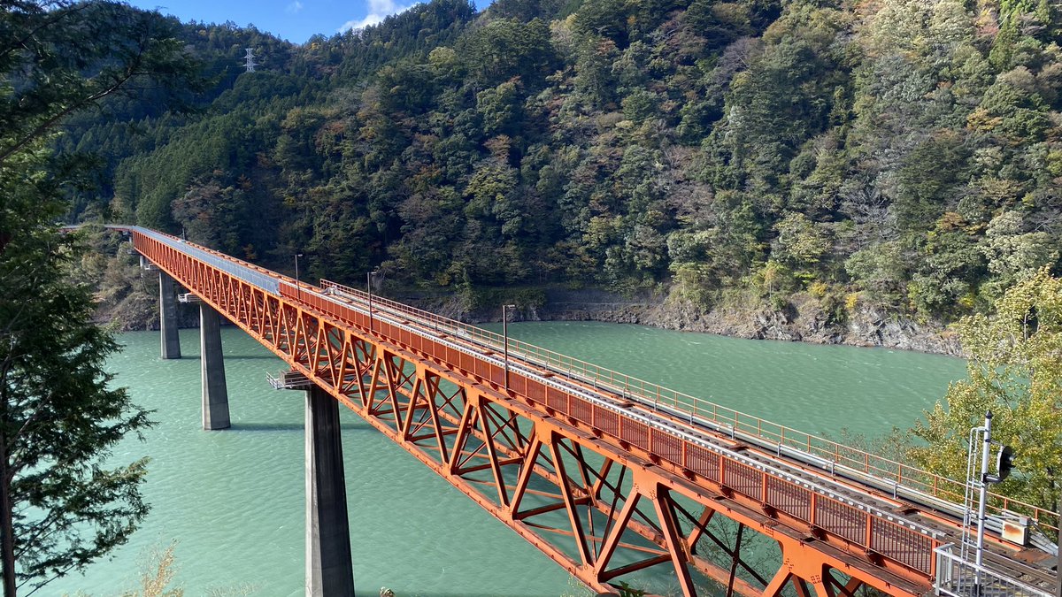 トーマス一族の集会所に行ったりトロッコ列車乗ったり駅近カフェの交流ノートで名句を見つけたりしました。 
