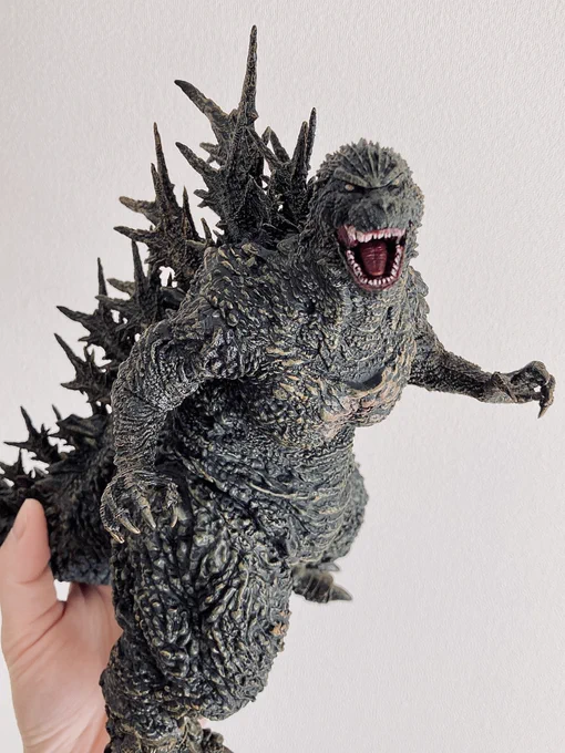 一番くじA賞のゴジラの造形バチボコに良いです。