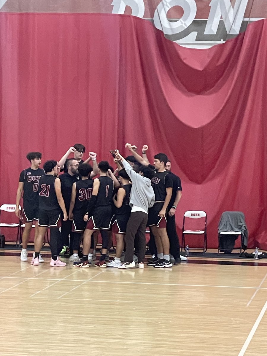 End of 1st quarter Colts leading 19-9 in the Sierra Vista Championship Game! ⁦<a href="/CovinaAthletics/">Covina HS Athletics</a>⁩