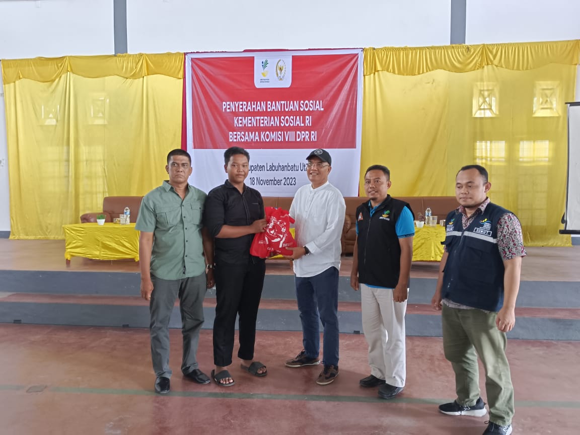 Marwan_Dasopang's tweet photo. Penyerahan Bantuan Sosial Kementerian Sosial RI Bersama Komisi VIII DPR RI di Kabupaten Labuhanbatu Utara, pada hari Sabtu, 18 November 2023.
#marwandasopang #dprri #komisiviii #fpkb #bantuansosial #kemensosri #labura #labuhanbatuutara #pendampingsosial https://t.co/lO504PMTvD
