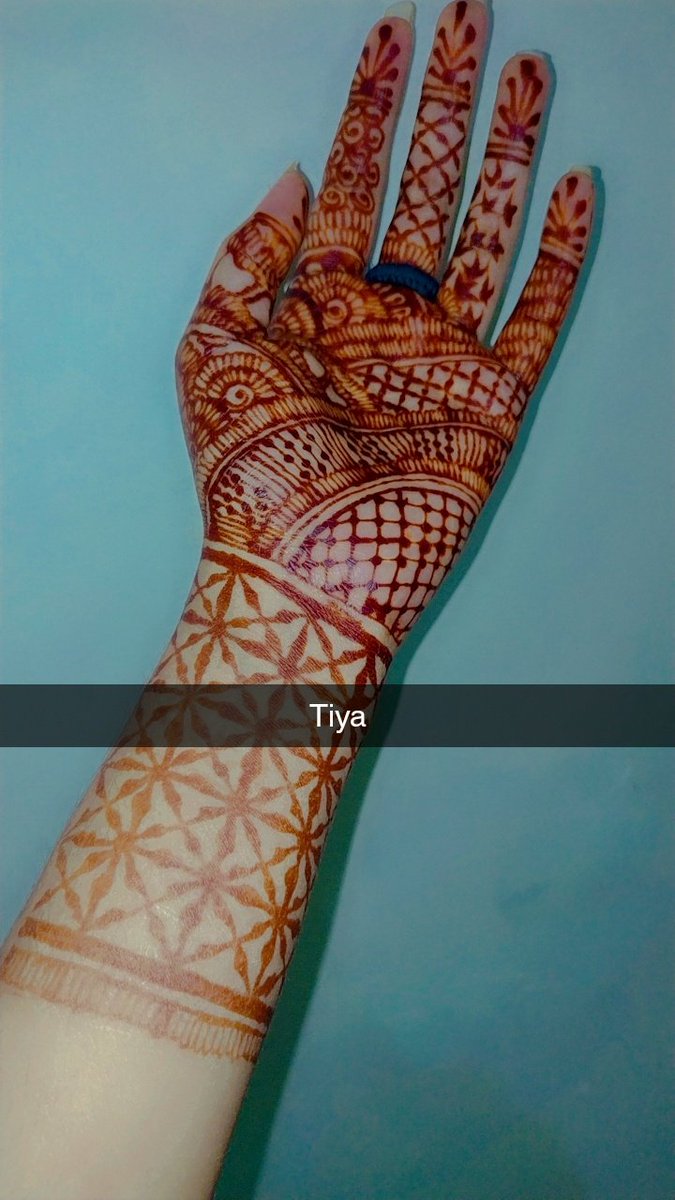 मेहँदी सिर्फ परंपरा नहीं है यह कला और प्यार है।
 ❤️😍 🎨

#ArtistOnTwitter #hennaartist
#artwork #art #Mehandi #Mywork
#MehandiArtist  #henna #hand #mynewdesign 
#TiyazStyle  #TiyazTea