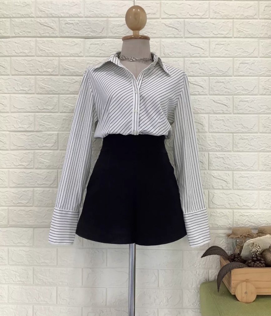 Babybubujh2's tweet photo. พร้อมส่ง🥼
เสื้อเชิ้ตแขนยาว สีขาวริ้วดำ รอบอก 40 ยาว 23
📍70 รวมส่ง สนใจ dm ค่า
#ส่งต่อเสื้อผ้ามือสอง #ส่งต่อเสื้อผ้ามือสองสภาพดี #ส่งต่อเสื้อผ้ามือ2 #เสื้อผ้ามือ2 https://t.co/wCuQKLQtbX
